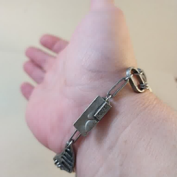 Anne Marie Chagnon Modernist Bracelet with Olive and Cream Beads - Picture 4 of 10